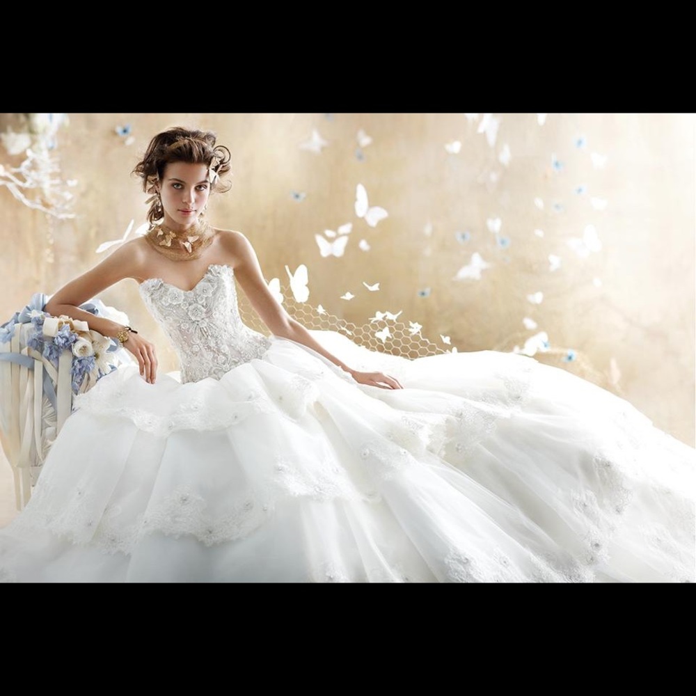 Eve of Milady Amalia Carrara Couture Wedding dress